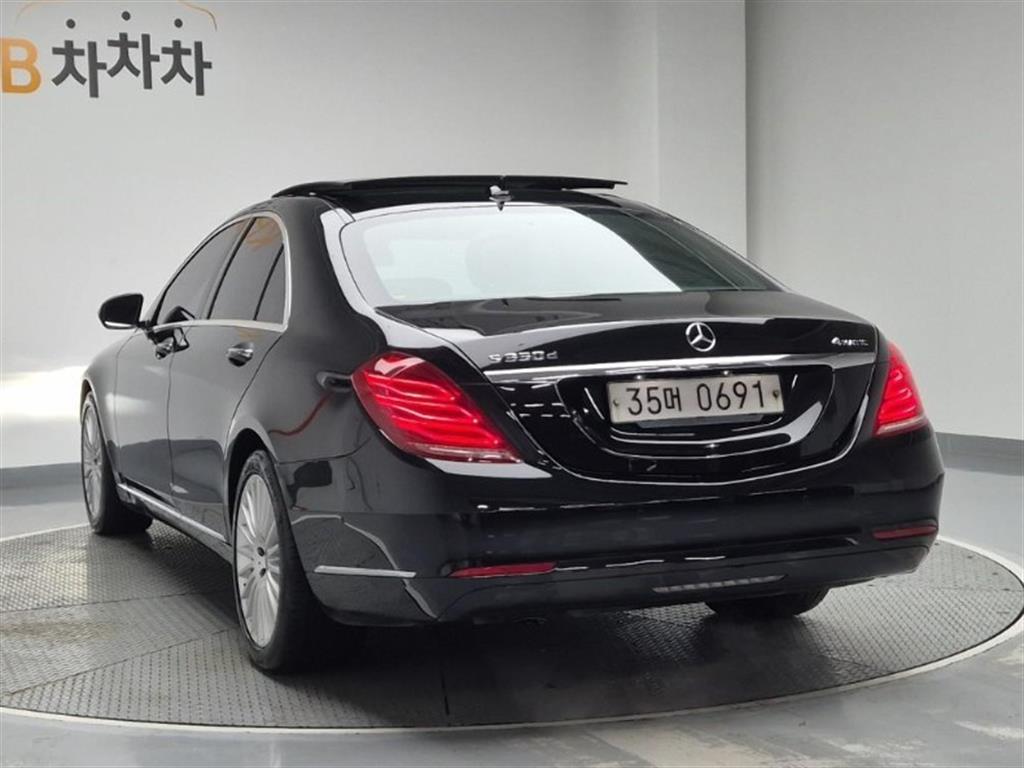 Mercedes Benz S Class - Vista 3