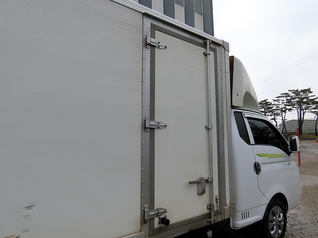 [소형화물][하이내장탑]포터2 (EV) 1.0톤/슈퍼캡/초장축 - миниатюра 5