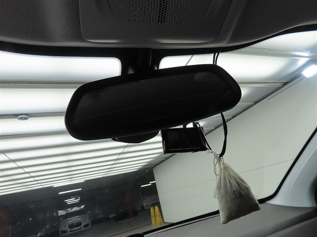 Peugeot 208 - Vista 12