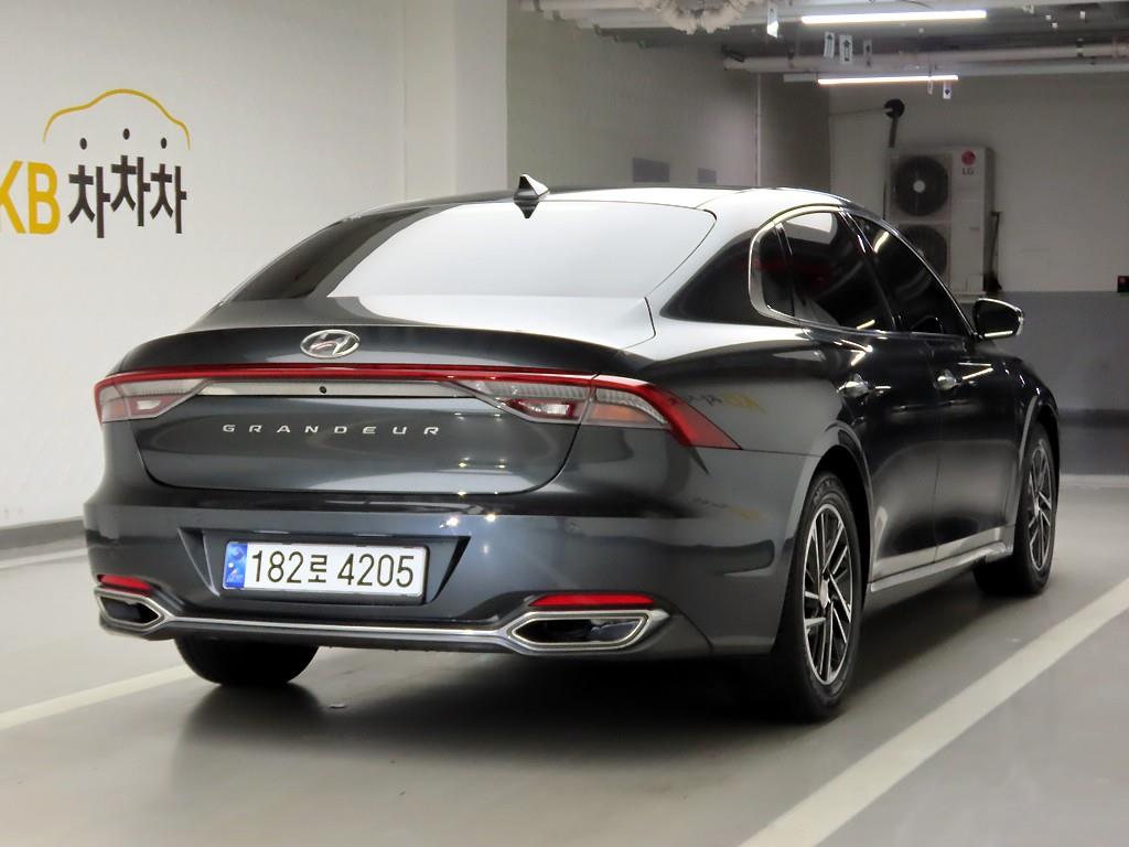HYUNDAI Grandeur - Vista 4