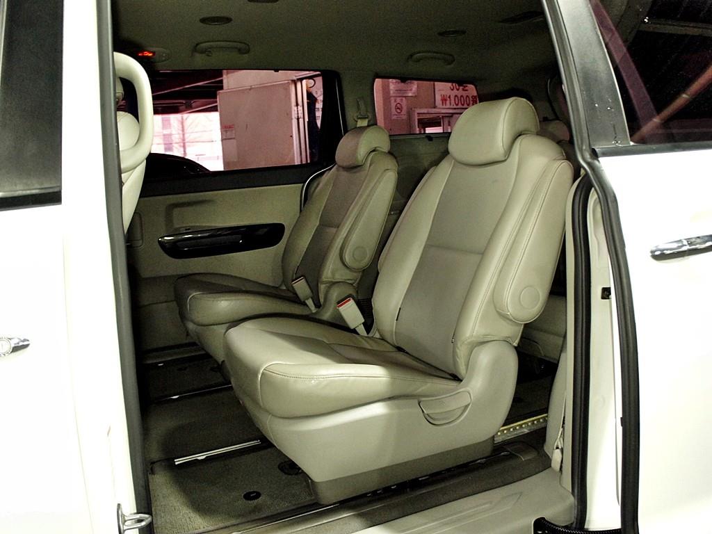 KIA Carnival - Vista 7