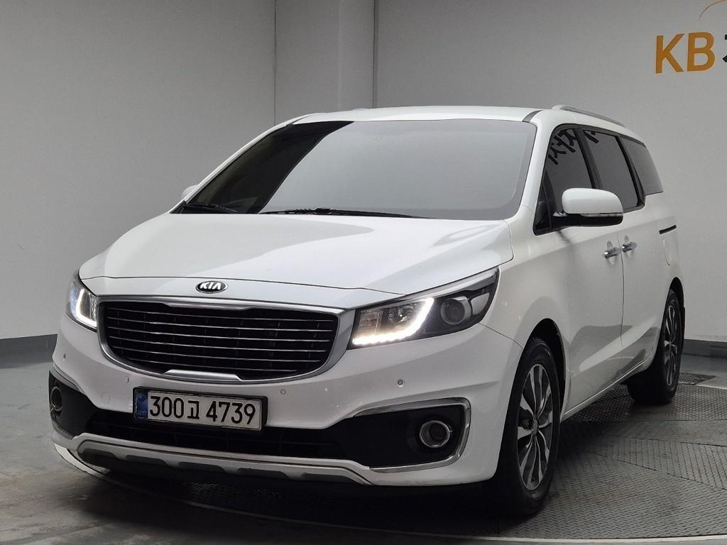 KIA Carnival 2017 Blanco - Importación desde Corea - HF Imports Iquique - Foto 1