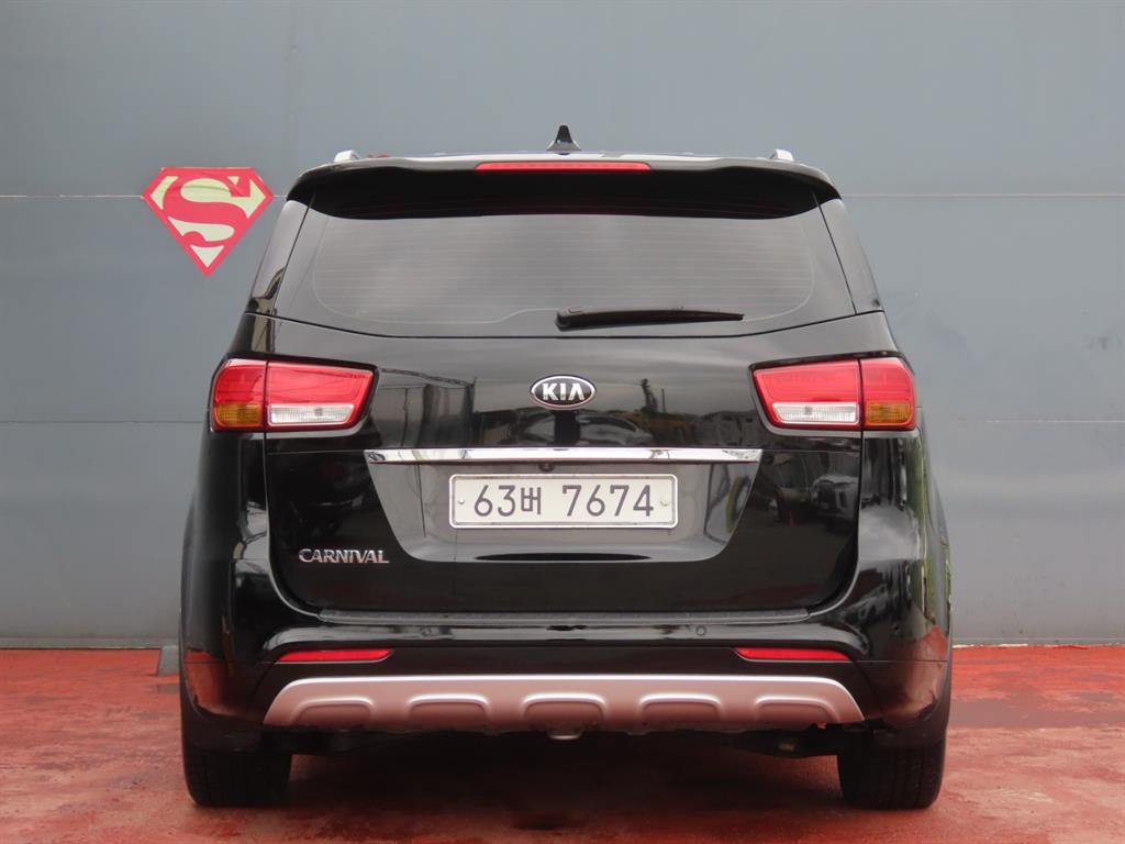KIA Carnival - Vista 7