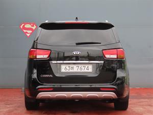 KIA Carnival - Vista 8