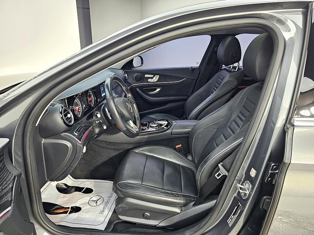 Mercedes Benz E class - Vista 8