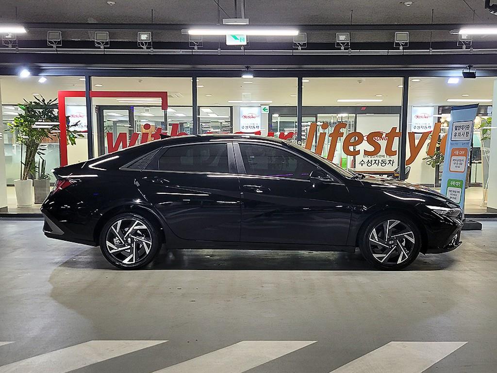 HYUNDAI Avante - Vista 3