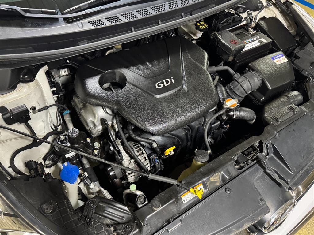 HYUNDAI Avante - Vista 7