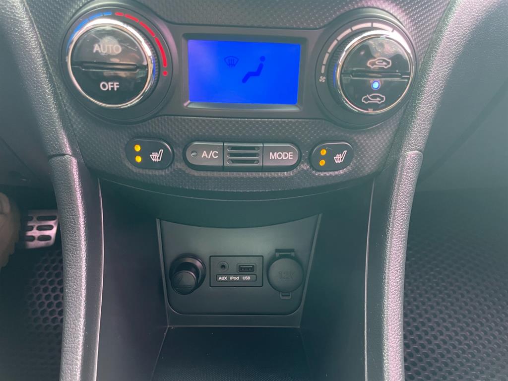 HYUNDAI Accent - Vista 9