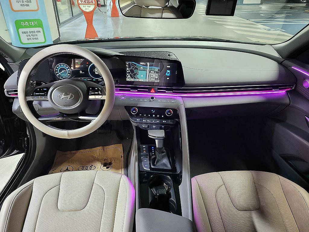 HYUNDAI Avante - Vista 6