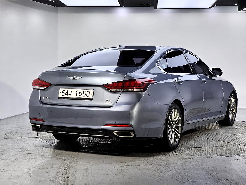 HYUNDAI Genesis - Vista 4