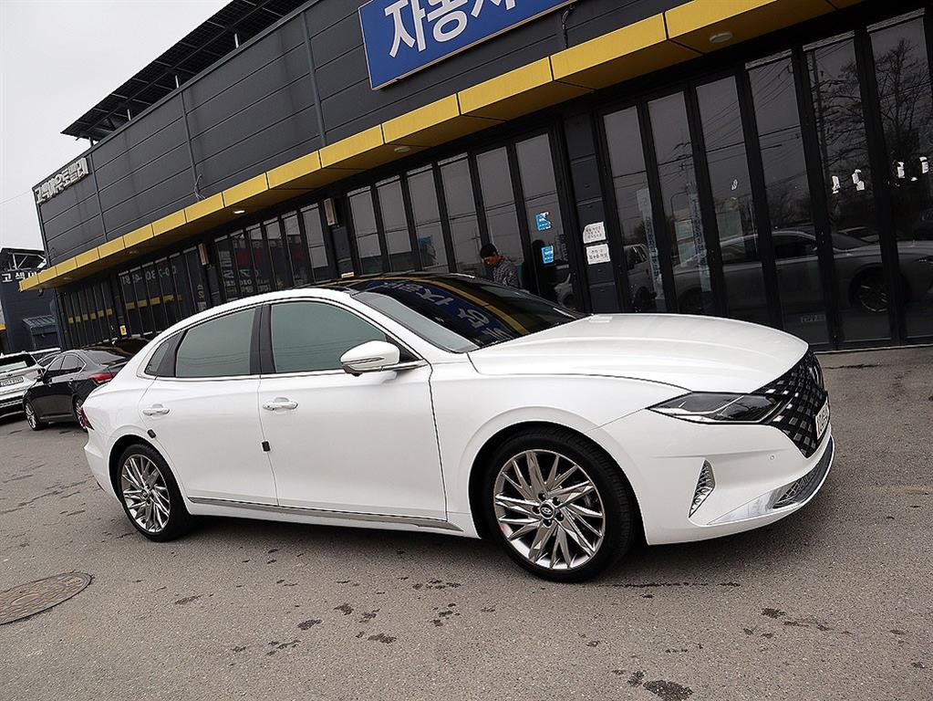 HYUNDAI Grandeur - Vista 2