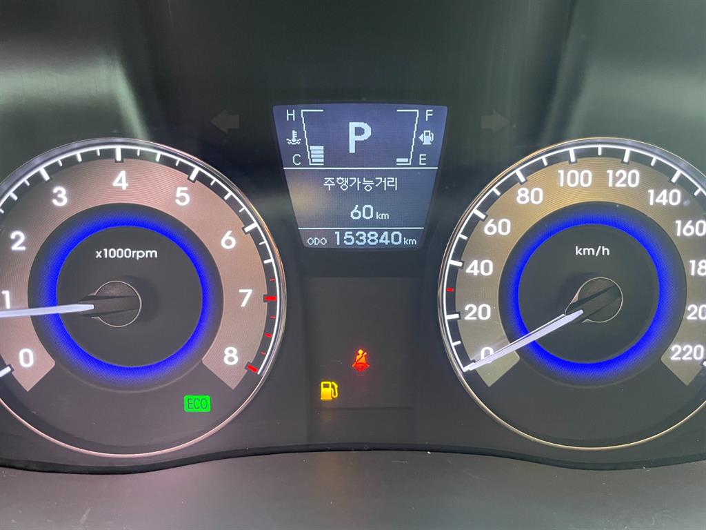 HYUNDAI Accent - Vista 5