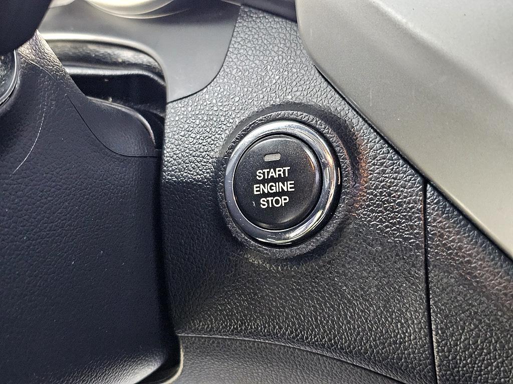 Ssangyong Tivoli 2016 Blanco - Importación desde Corea - HF Imports Iquique - Foto 14