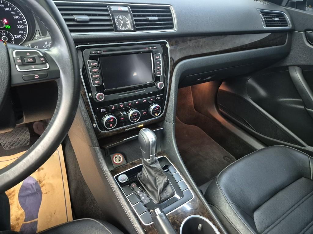 Volkswagen Passat - Vista 10