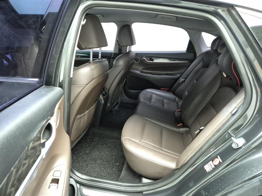 HYUNDAI Grandeur - Vista 12