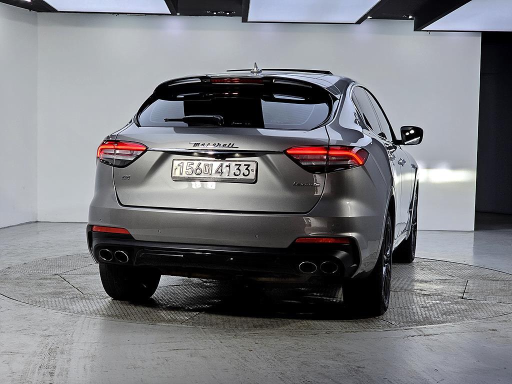 Maserati Levante - Vista 3