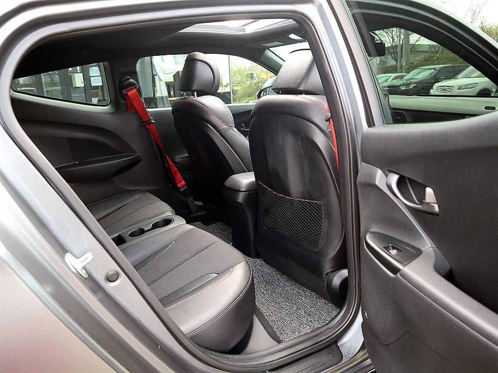 HYUNDAI Veloster 2018 Gris - Importación desde Corea - HF Imports Iquique - Foto 7