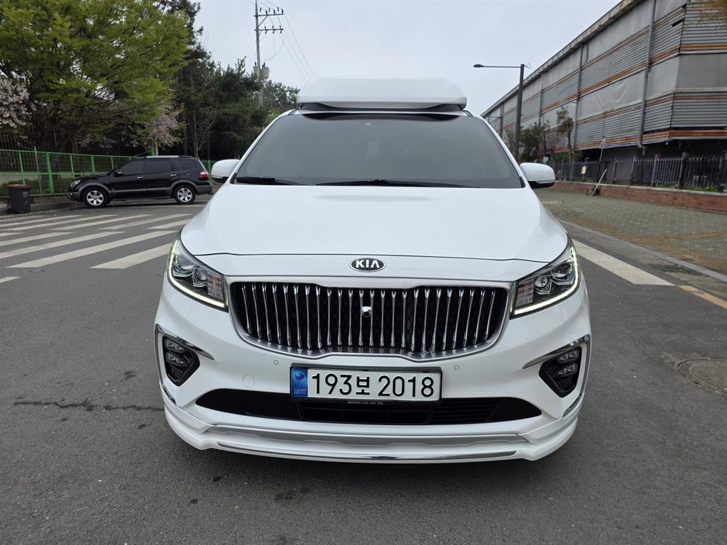 KIA Carnival 2020 Blanco - Importación desde Corea - HF Imports Iquique - Foto 1