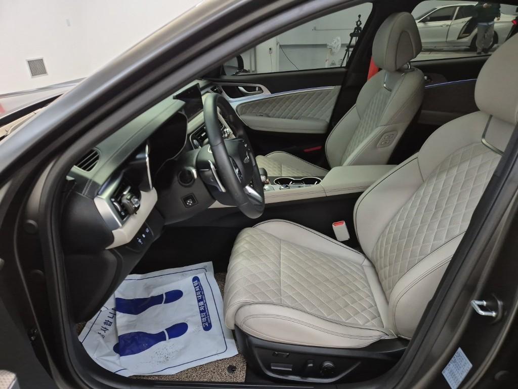 Genesis G70 - Vista 11