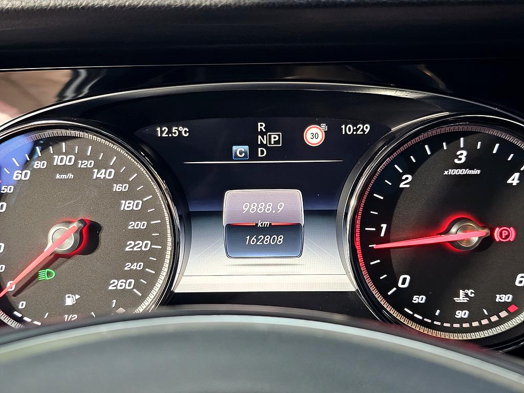 Mercedes Benz E class - Vista 7