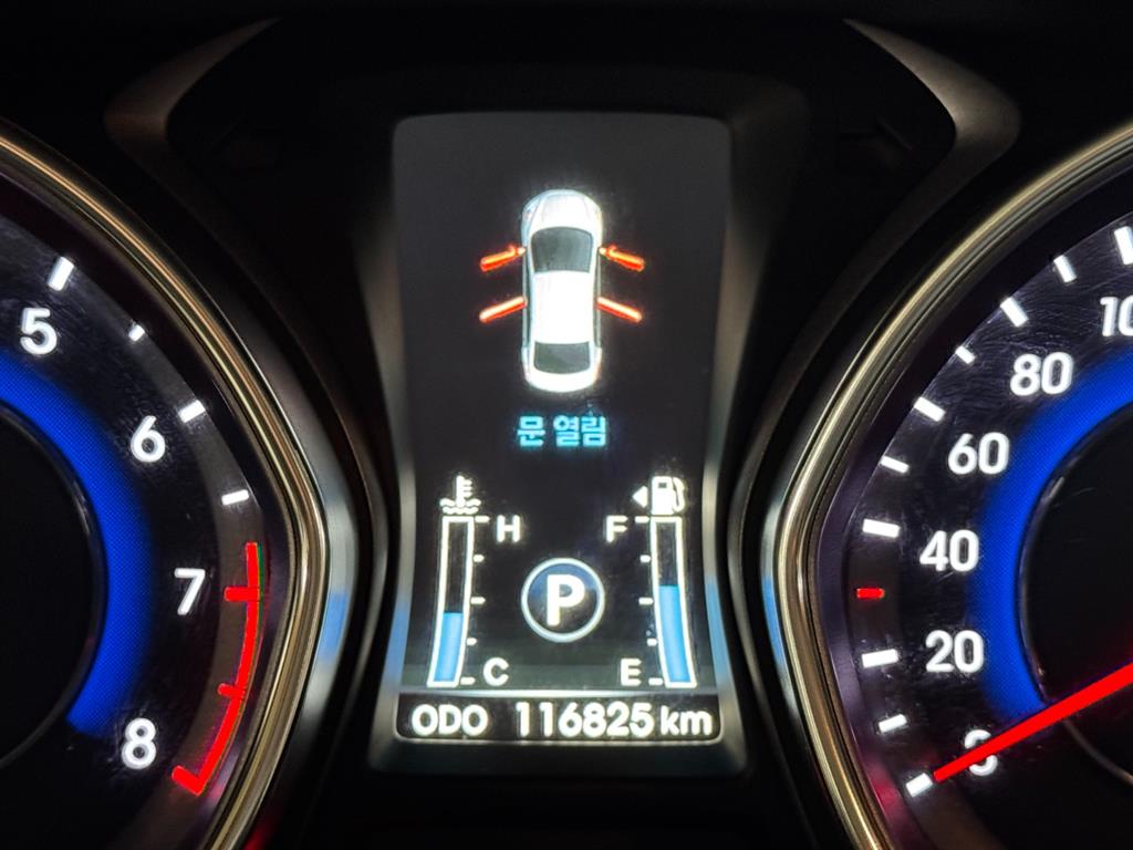 HYUNDAI Avante - Vista 9