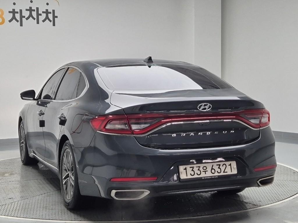 HYUNDAI Grandeur - Vista 2
