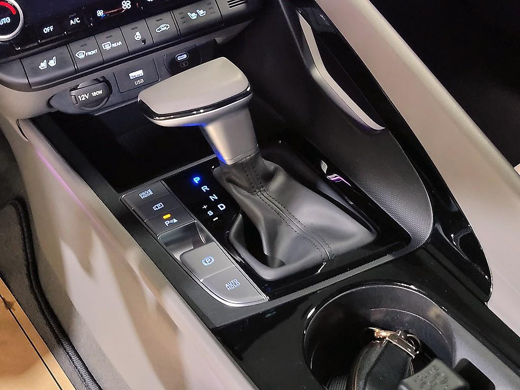 HYUNDAI Avante - Vista 12