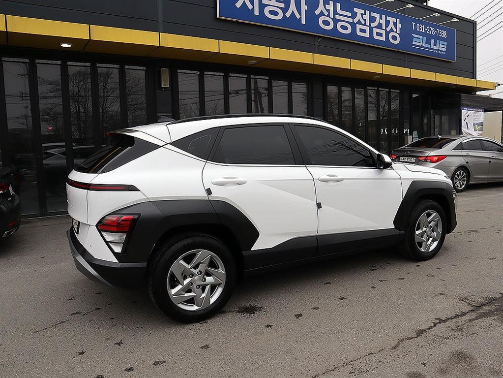 HYUNDAI Kona - Vista 5