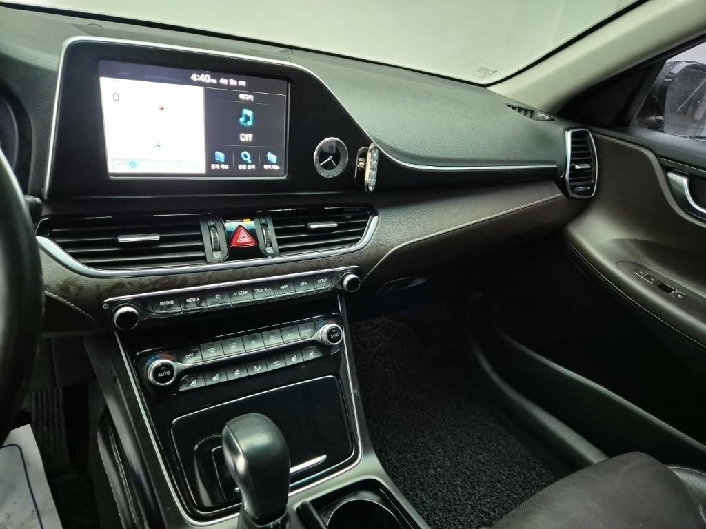 HYUNDAI Grandeur - Vista 10