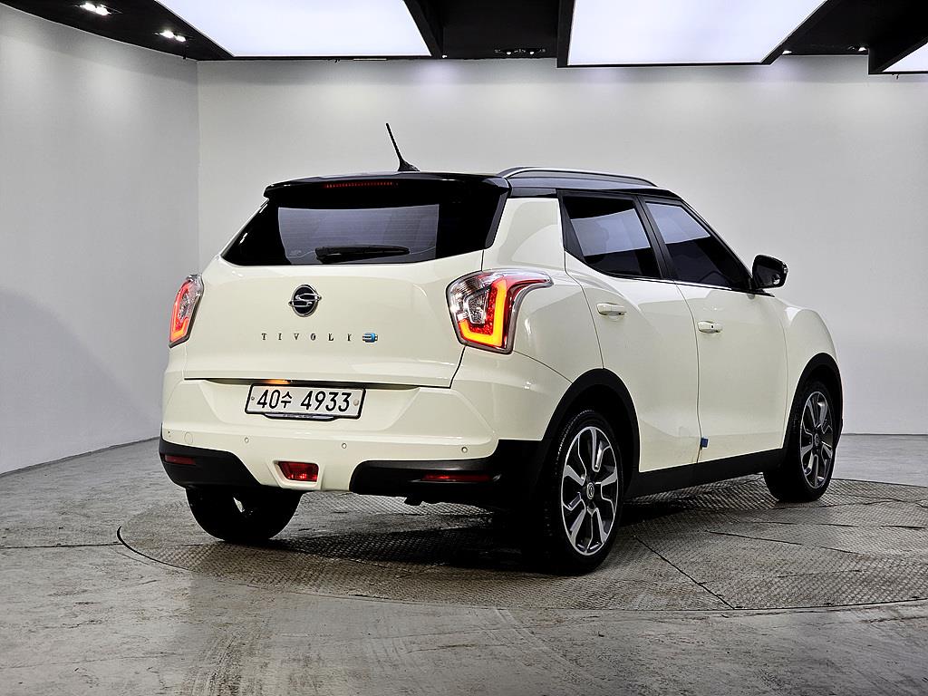 Ssangyong Tivoli - Vista 4