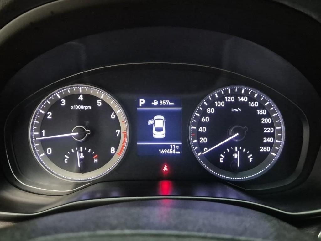 HYUNDAI Grandeur - Vista 6