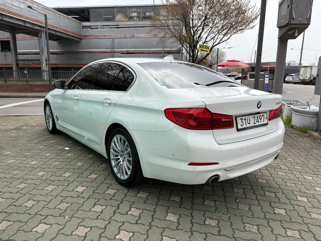 BMW 5 Series - Vista 5