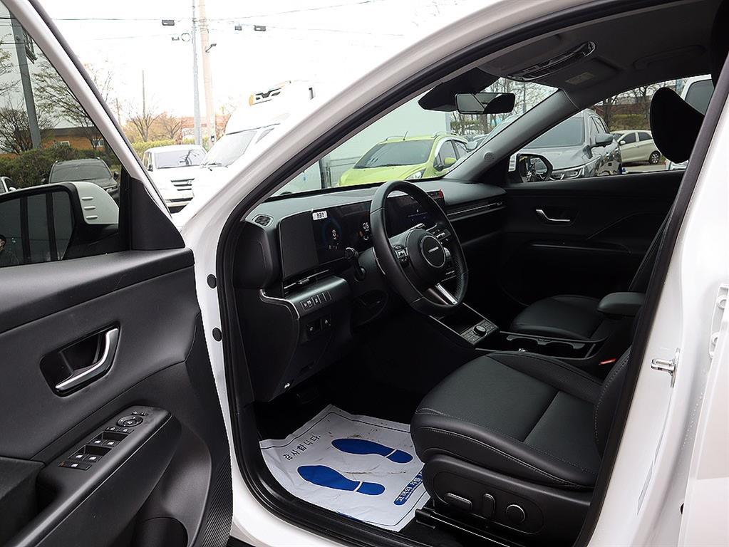 HYUNDAI Kona - Vista 11