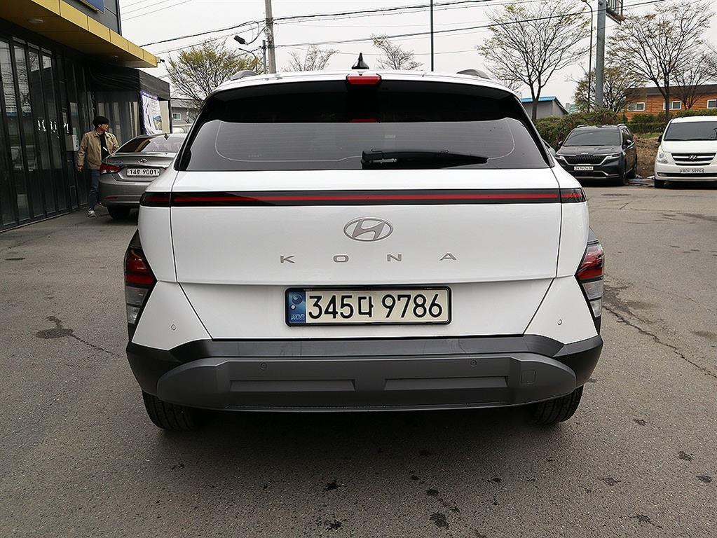 HYUNDAI Kona - Vista 7