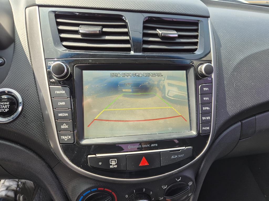 HYUNDAI Accent 2016 Blanco - Importación desde Corea - HF Imports Iquique - Foto 13
