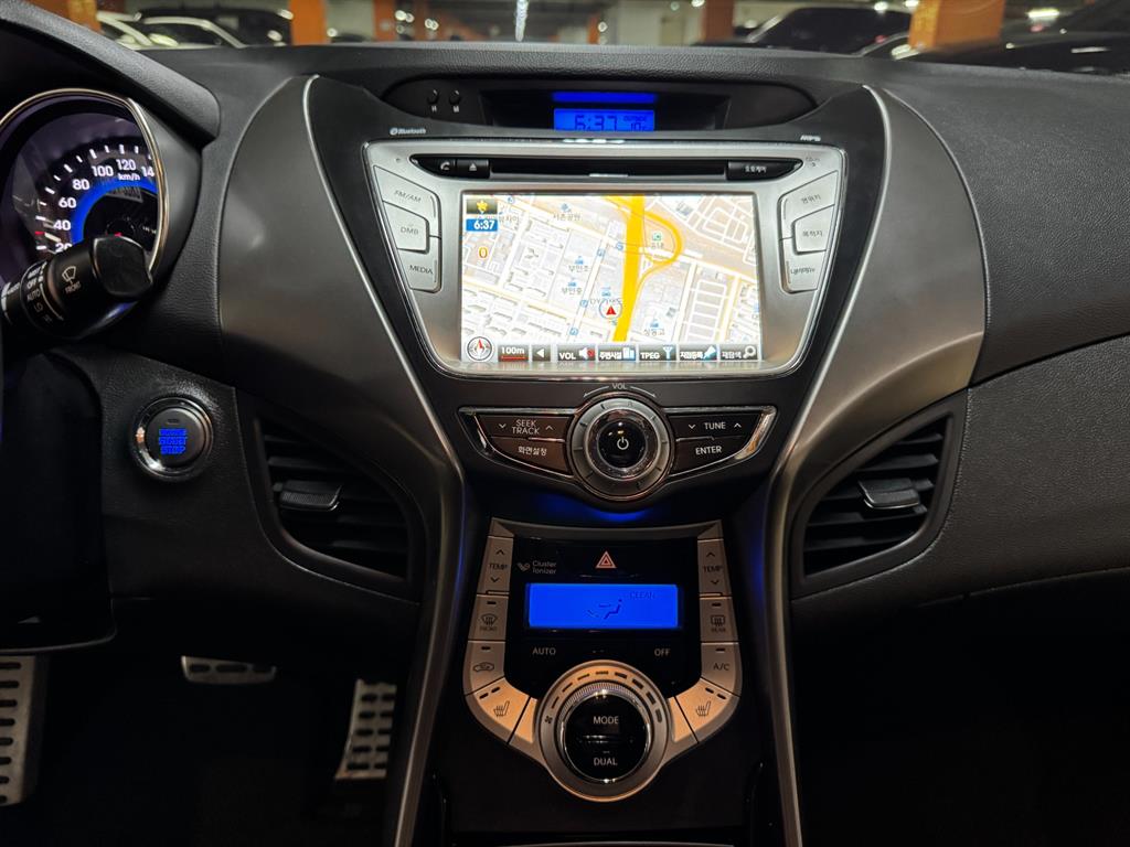 HYUNDAI Avante - Vista 11