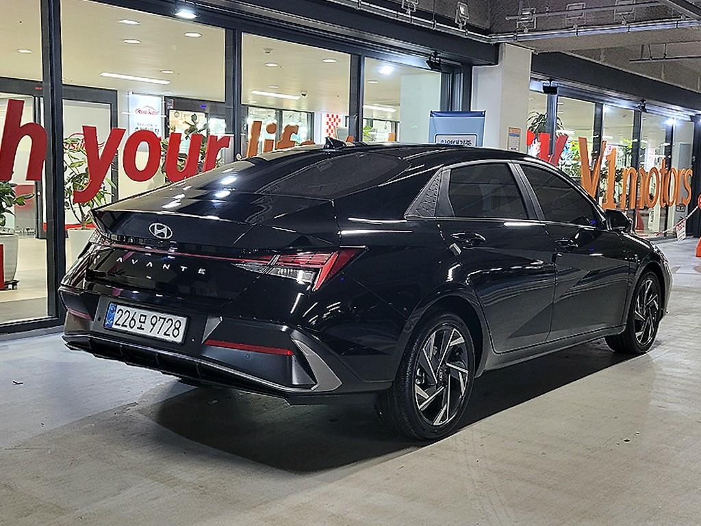 HYUNDAI Avante - Vista 4