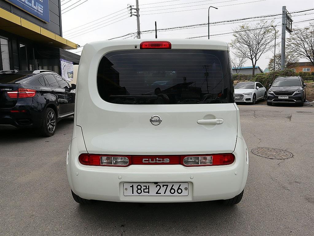 Nissan Cube - Vista 7