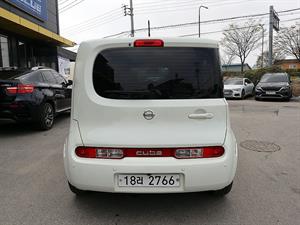Nissan Cube - Vista 8