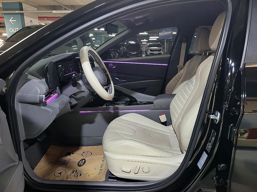 HYUNDAI Avante - Vista 7