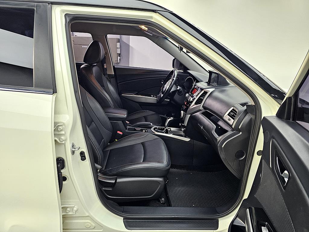 Ssangyong Tivoli - Vista 11