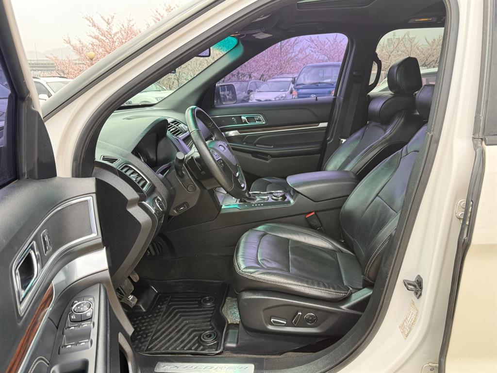 Ford Explorer - Vista 8