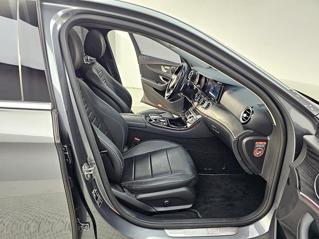 Mercedes Benz E class - Vista 11