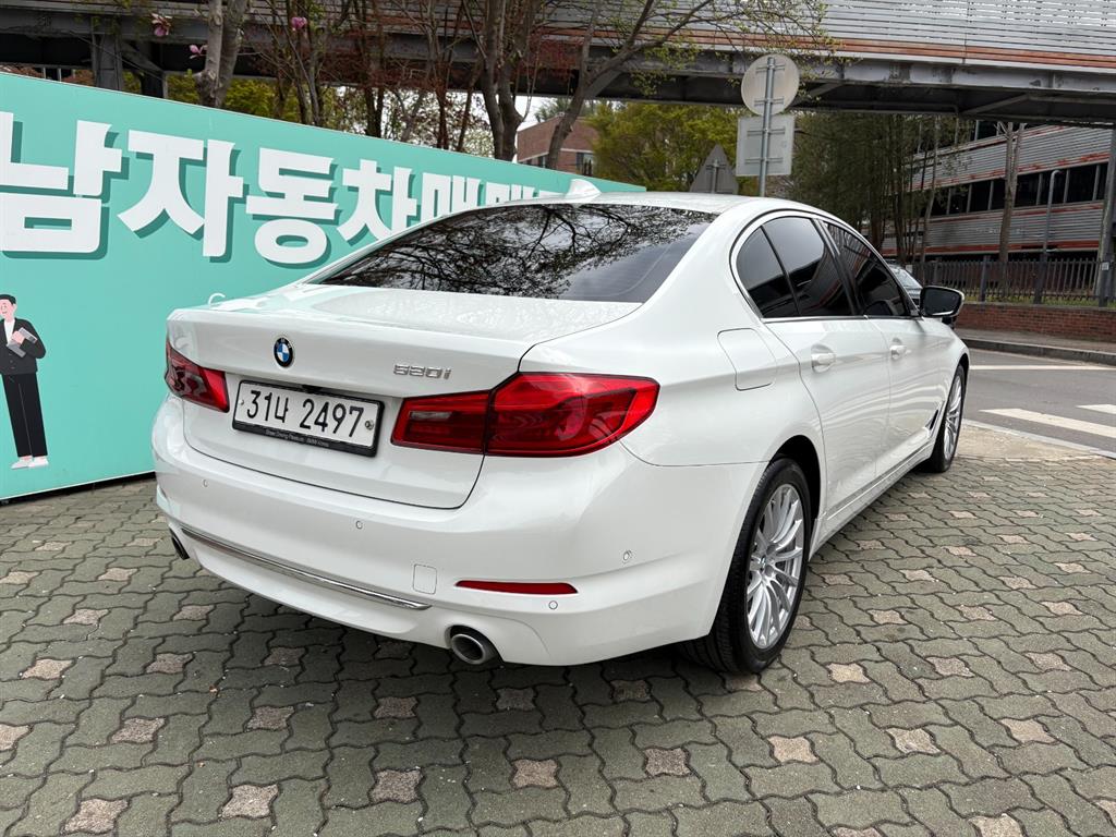 BMW 5 Series - Vista 4