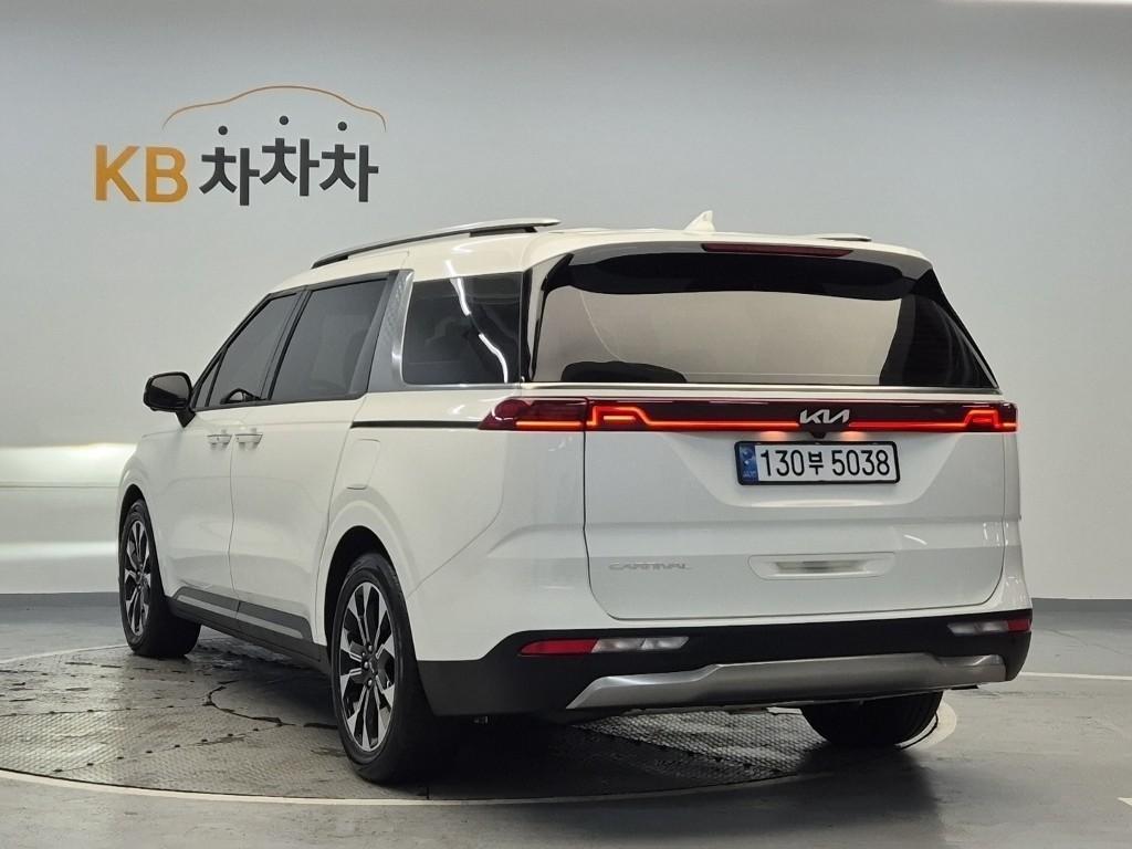 KIA Carnival - Vista 2