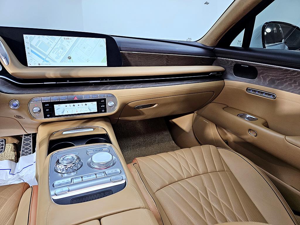 Genesis G90 - Vista 10
