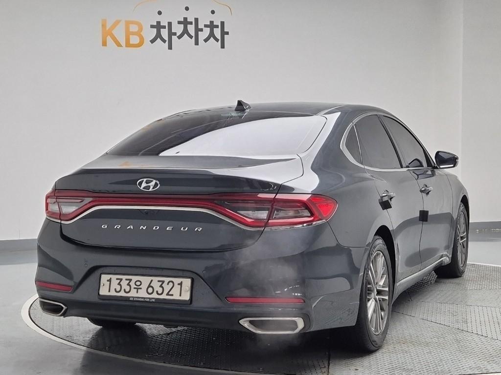 HYUNDAI Grandeur - Vista 3