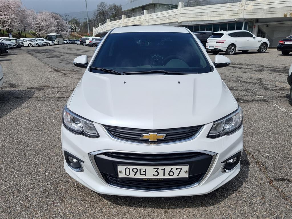 Chevrolet Abeo 2018 Blanco - Importación desde Corea - HF Imports Iquique - Foto 1