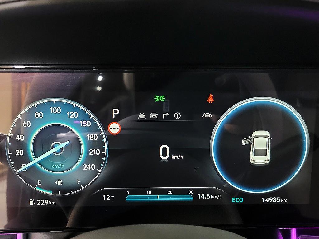 HYUNDAI Avante - Vista 10