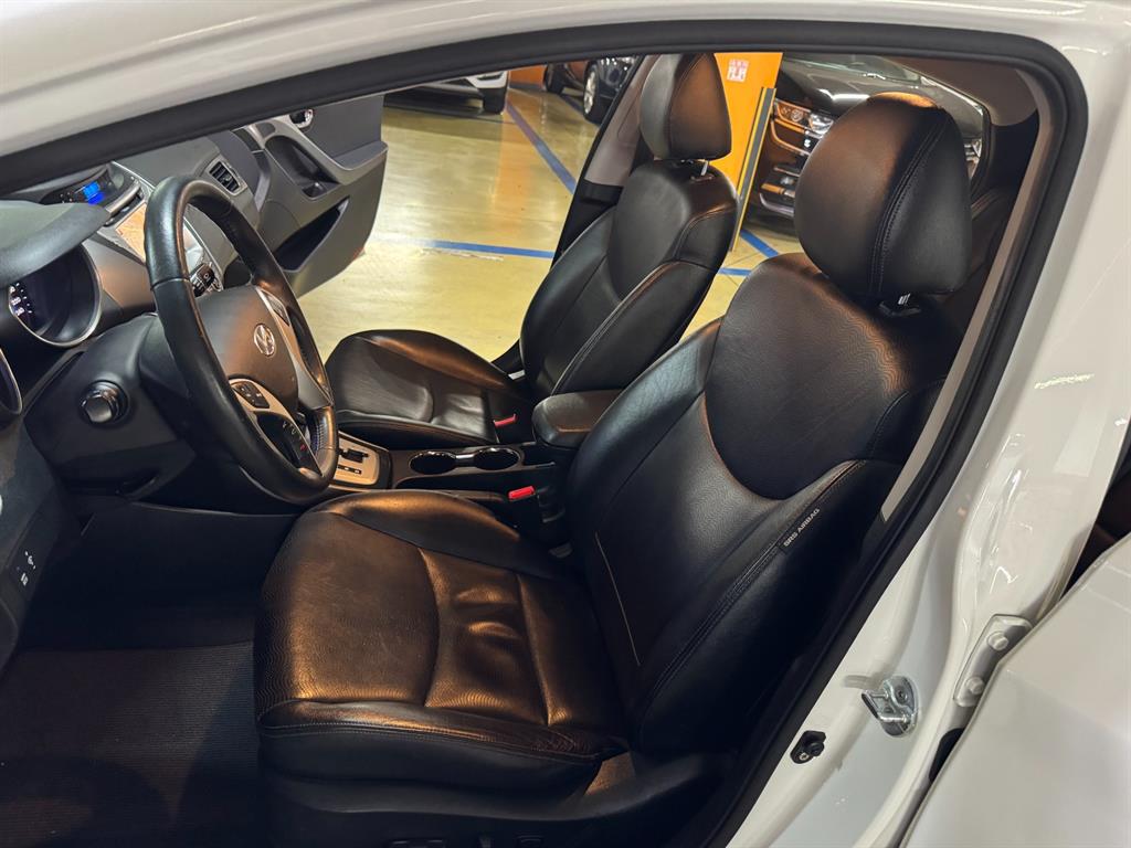 HYUNDAI Avante 2011 Blanco - Importación desde Corea - HF Imports Iquique - Foto 16